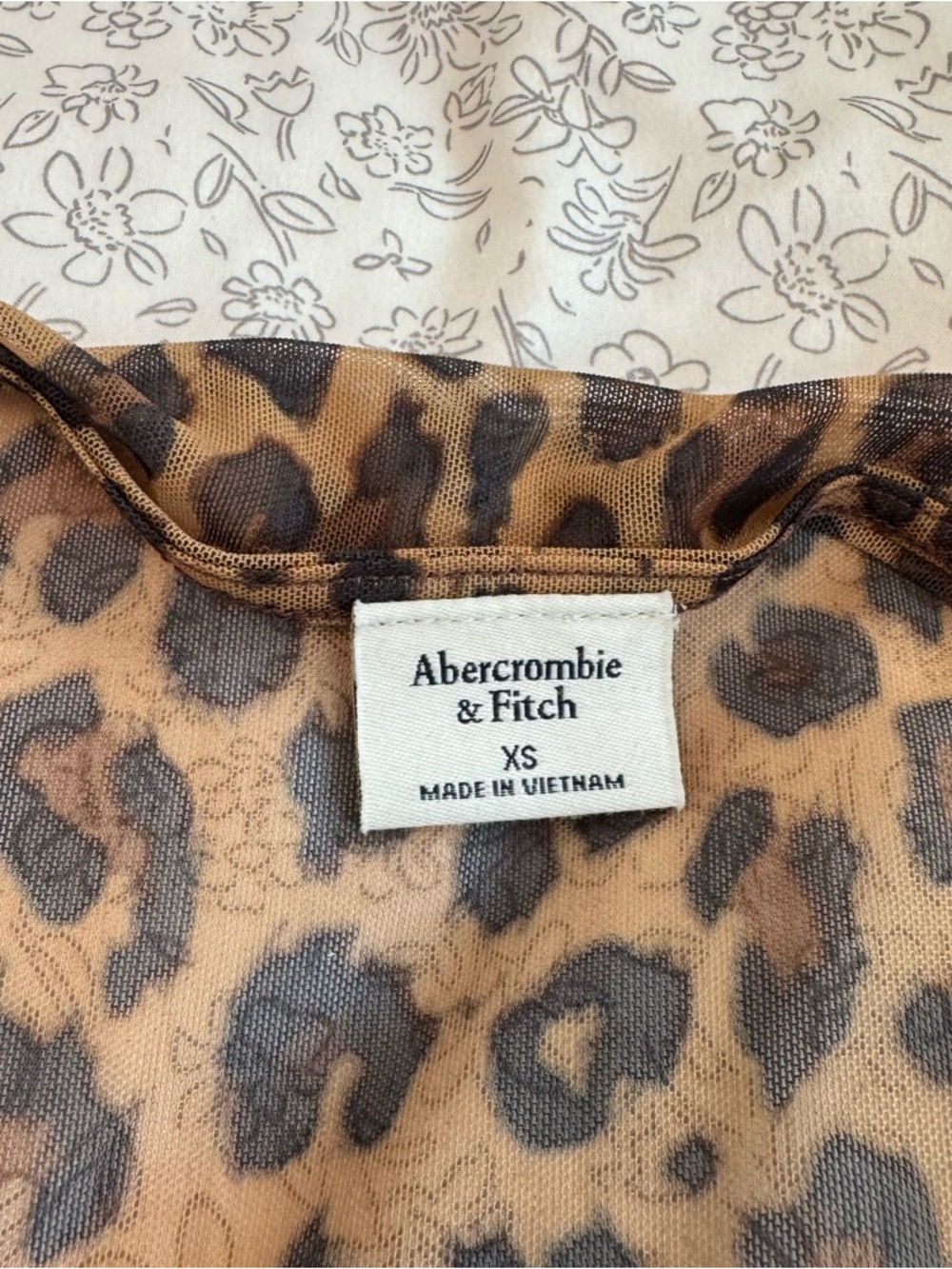 Donating soon: Abercrombie & Fitch Leopard Print Ava Top - Picture 3 of 4